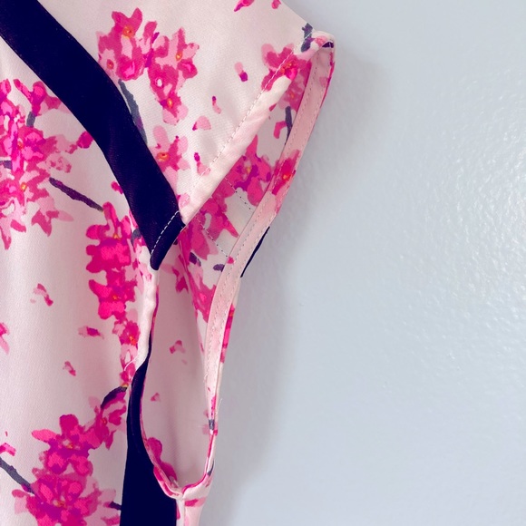 π6 listings/$12π BANANA REPUBLIC blouse - Picture 3 of 4